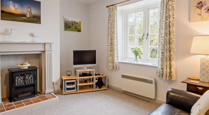 Photo of 3 Bed in Niton Undercliff