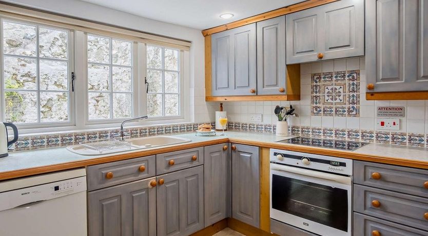 Photo of 3 Bed in Niton Undercliff