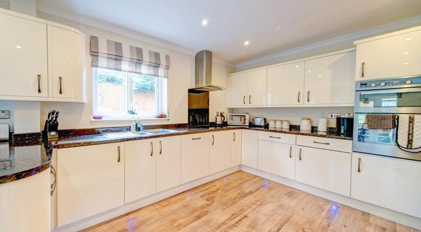 Photo of 4 Bed in Seaview