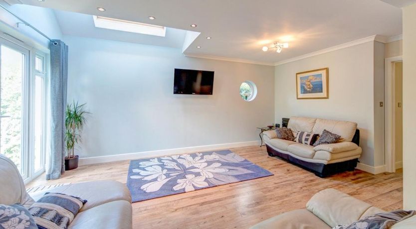 Photo of 4 Bed in Seaview