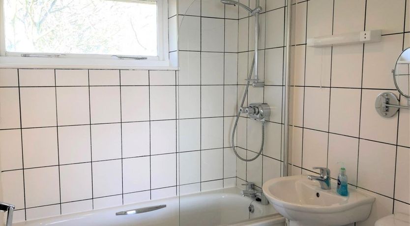 Photo of 4 Bed in Ventnor