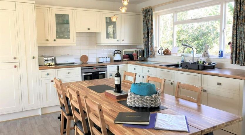 Photo of 4 Bed in Ventnor