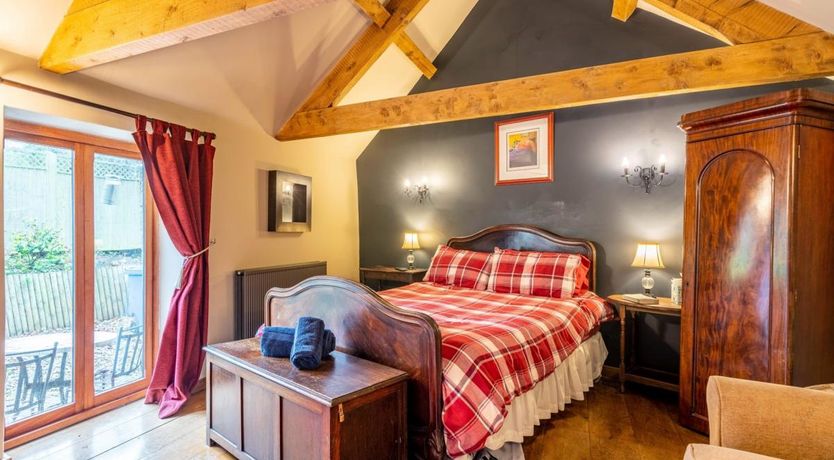 Photo of 4 Bed in Worth Matravers