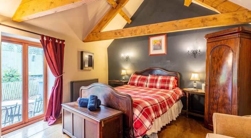Photo of 4 Bed in Worth Matravers