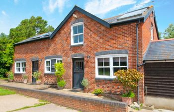 in Alverstone (IC160) Holiday Cottage