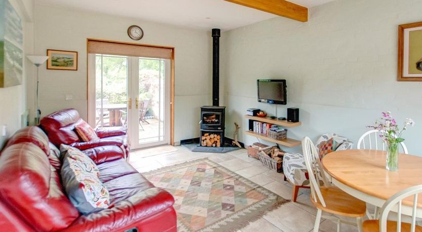 Photo of 2 Bed in Alverstone