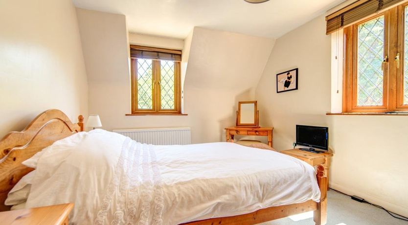 Photo of 5 Bed in Arne