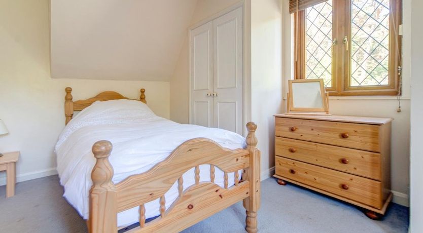 Photo of 5 Bed in Arne