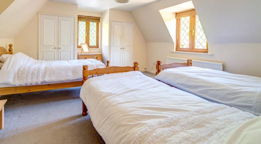 Photo of 5 Bed in Arne
