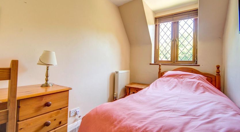 Photo of 5 Bed in Arne