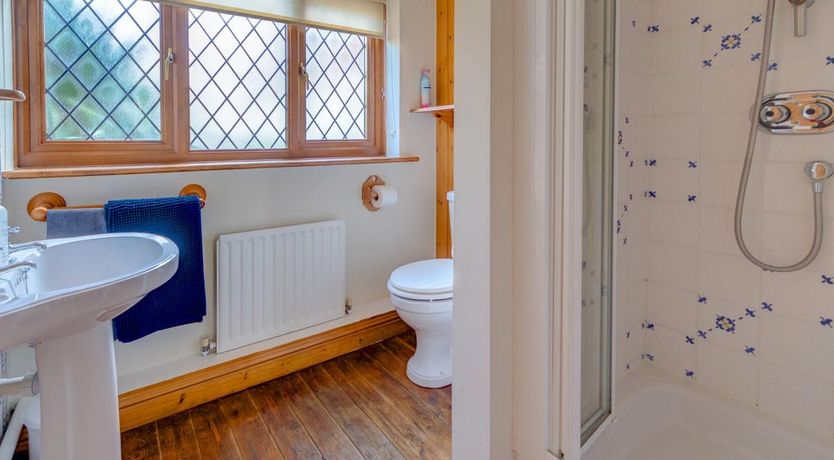 Photo of 5 Bed in Arne