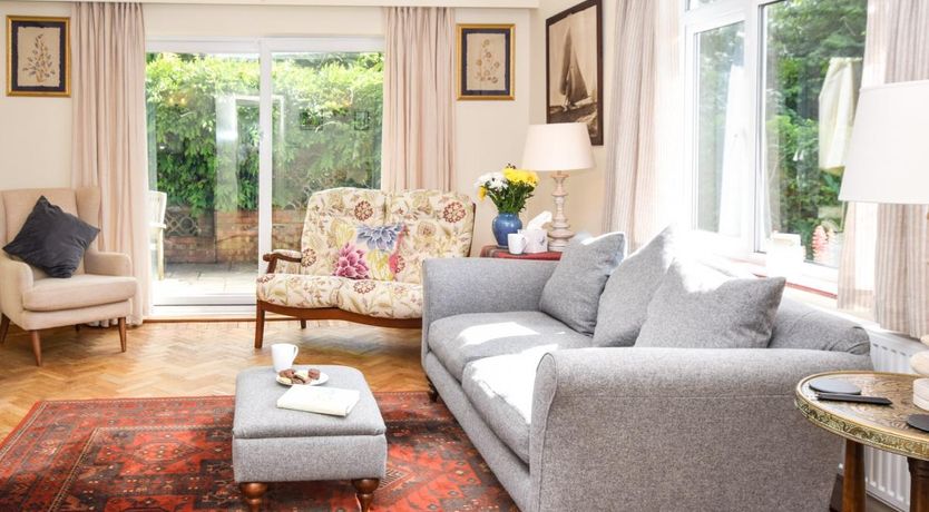 Photo of 3 Bed in Totland Bay