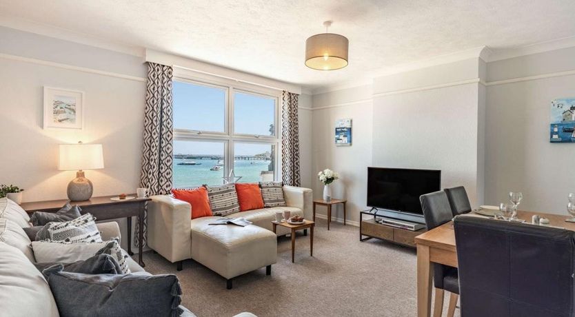 Photo of in Swanage (IC117)