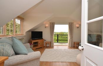 in Street  (60555) Holiday Cottage