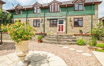 The Courtyard Holiday Cottage