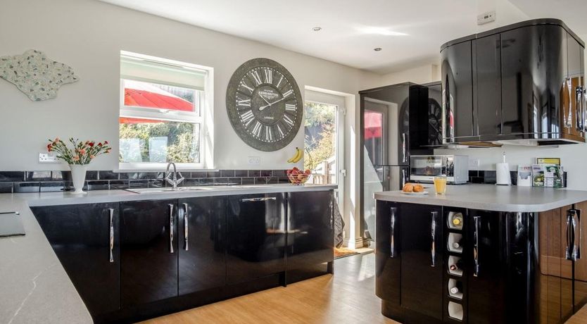 Photo of 3 Bed in Shanklin