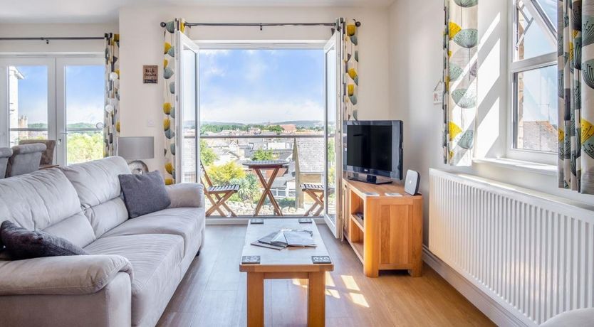 Photo of 3 Bed in Shanklin