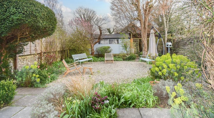 Photo of 2 Bed in Cirencester