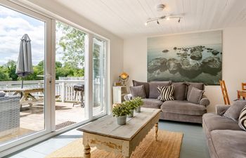 in South Cerney (HIC06) Holiday Cottage