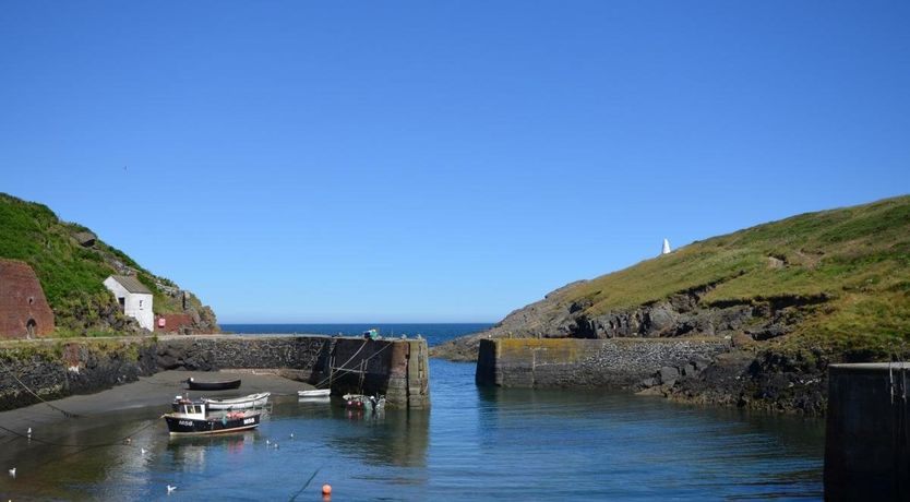 Photo of 1 Bed in Porthgain