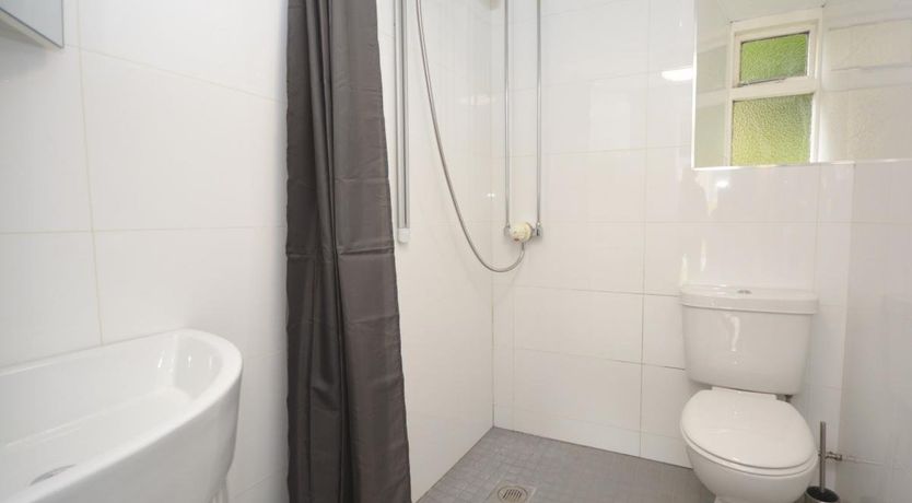 Photo of 1 Bed in Porthgain