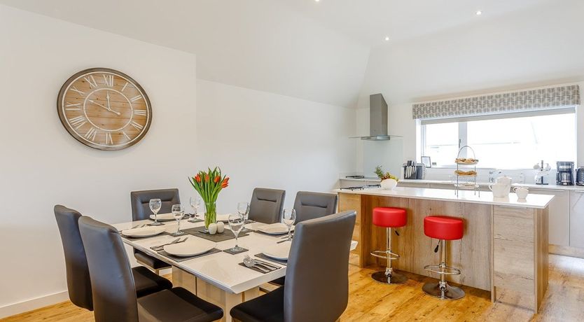 Photo of 3 Bed in Westward Ho