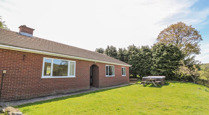 Photo of Glanyrafon Bungalow