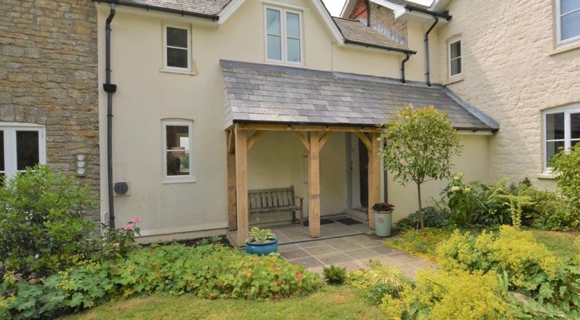Photo of in West Bay  (61181)