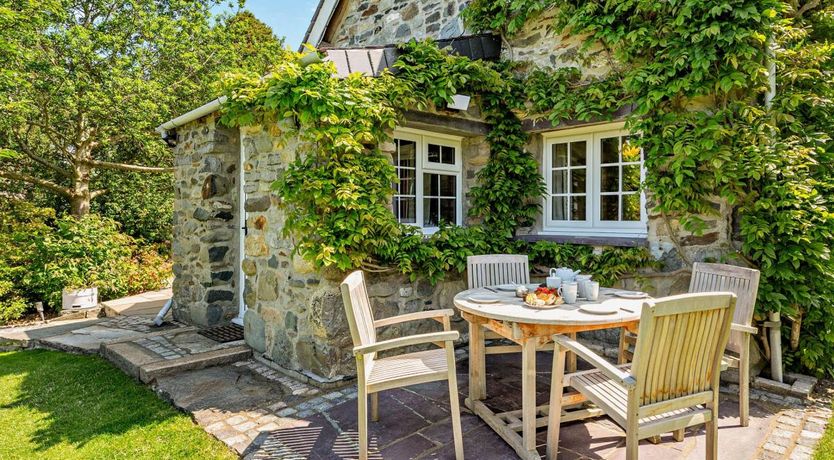 Photo of 2 Bed in Clynnogfawr