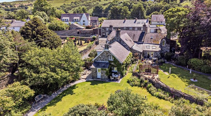 Photo of 2 Bed in Clynnogfawr