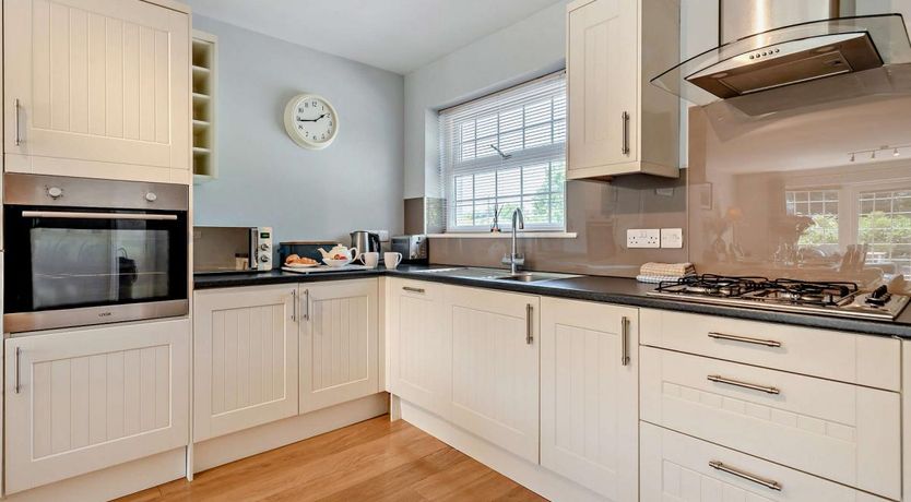 Photo of 2 Bed in Cosheston