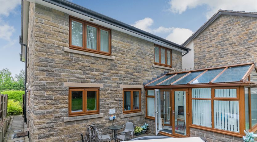 Photo of 2 Carr Farm Close