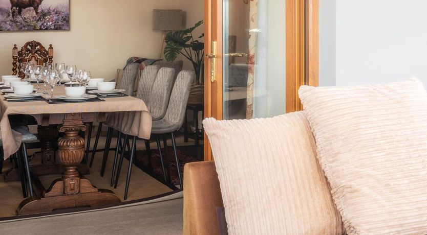 Photo of 5 Bed in Blaenplwyf