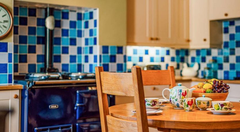 Photo of 5 Bed in Blaenplwyf