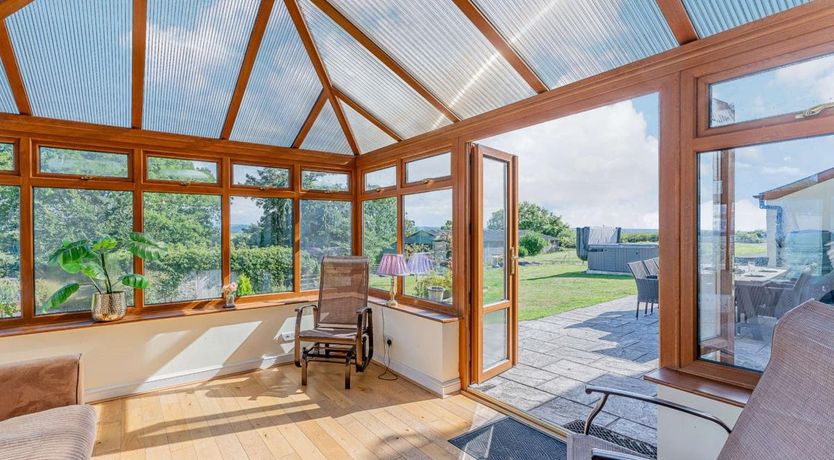 Photo of 5 Bed in Blaenplwyf