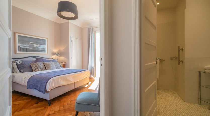 Photo of Celeste - Beautiful Art Deco Building