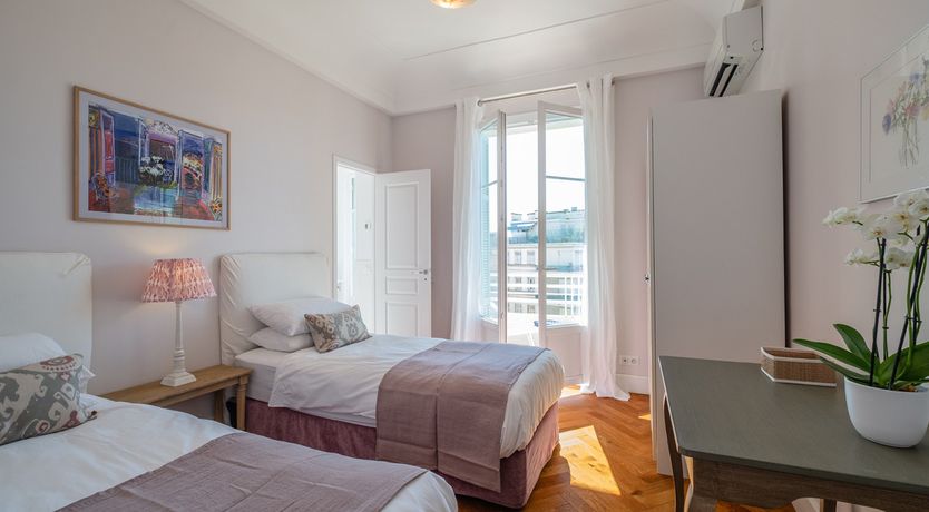 Photo of Celeste - Beautiful Art Deco Building