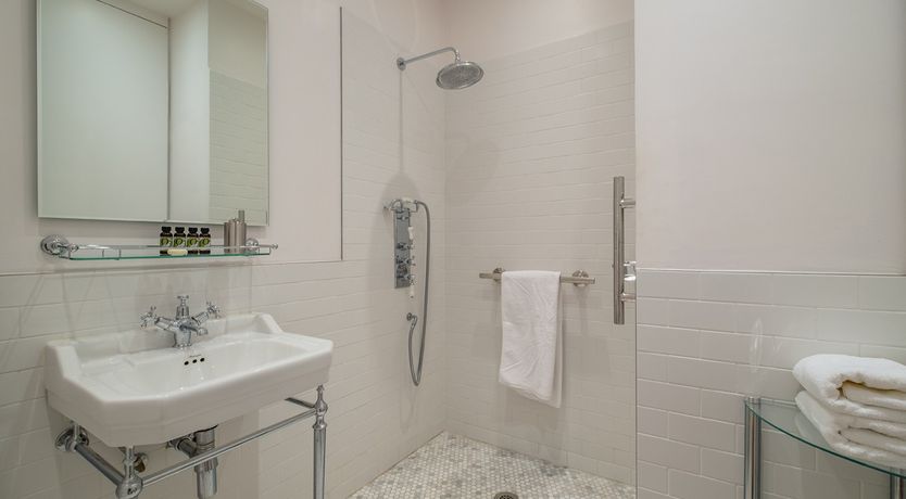 Photo of Celeste - Beautiful Art Deco Building