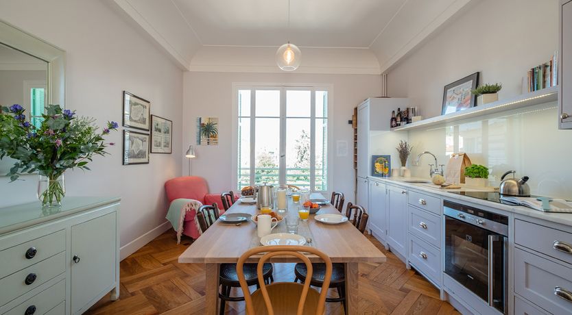 Photo of Celeste - Beautiful Art Deco Building