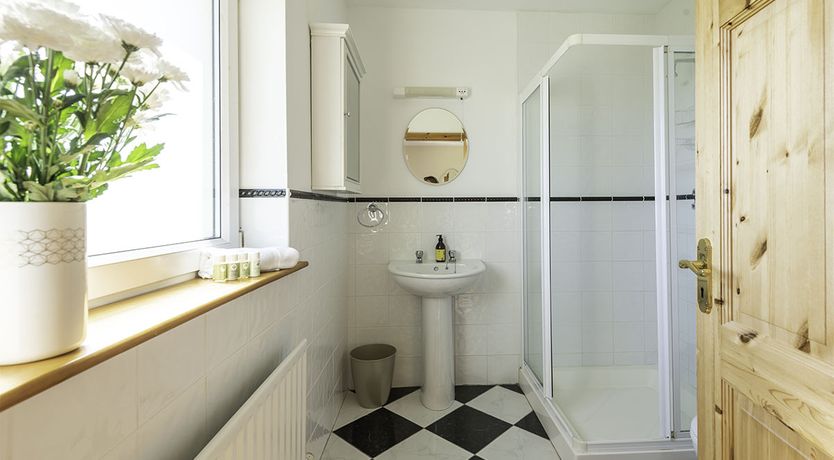 Photo of Clifftop House - At the edge of the world!