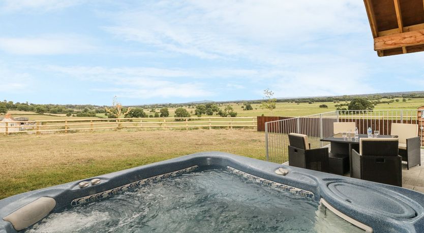 Photo of Swan Lodge Castle Farm