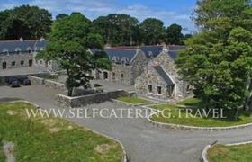 Photo of courtyard-cottages