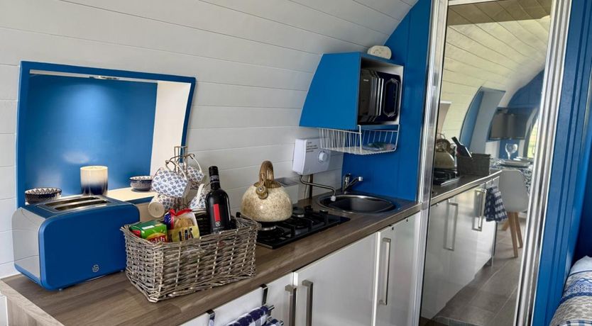 Photo of 1 Bed in Square and Compass