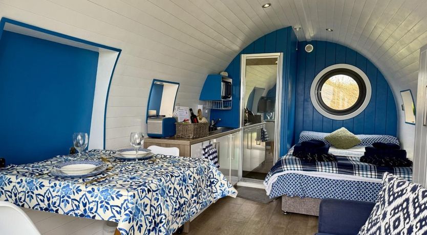 Photo of 1 Bed in Square and Compass