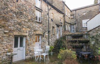 Courtyard Cottage Holiday Cottage