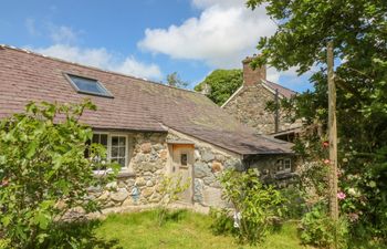 Beudy'r Wennol Holiday Cottage