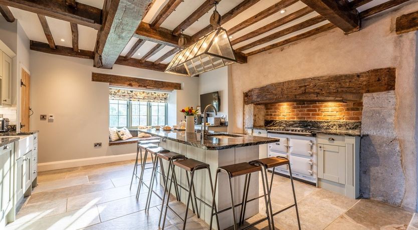 Photo of 4 Bed in Llannefydd