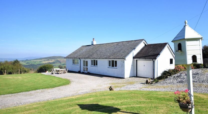 Photo of 4 Bed in Denbigh