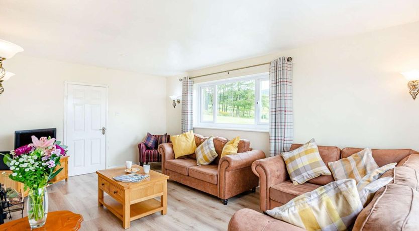 Photo of 4 Bed in Denbigh