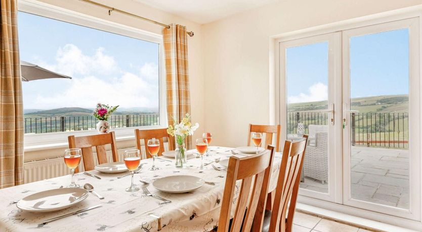 Photo of 4 Bed in Denbigh